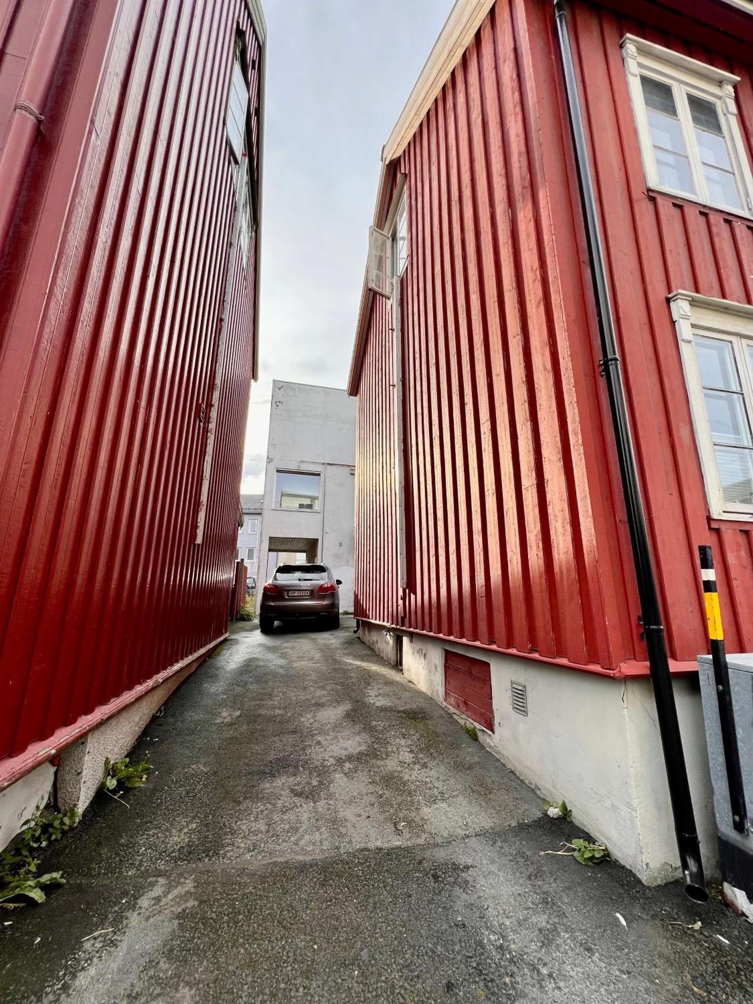Arctic Homes - Red Polar House ทรอมโซ ภายนอก รูปภาพ