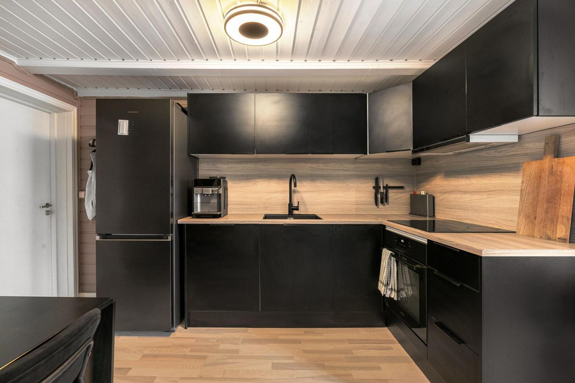 Arctic Homes - Red Polar House ทรอมโซ ภายนอก รูปภาพ