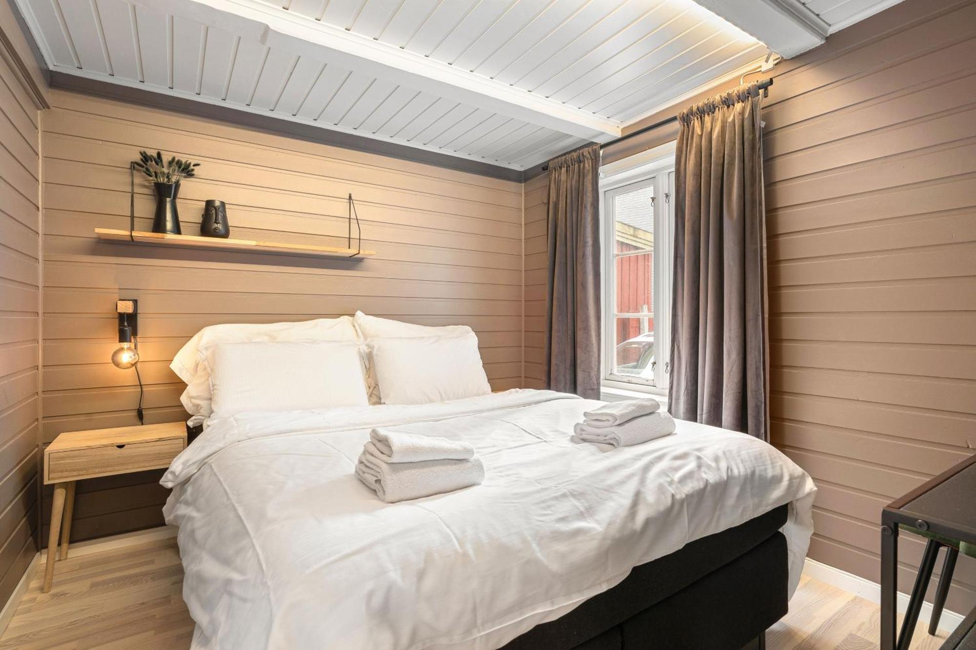 Arctic Homes - Red Polar House ทรอมโซ ภายนอก รูปภาพ